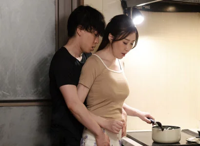 Người mẹ kế nóng bỏng đưa con chồng lên đỉnh